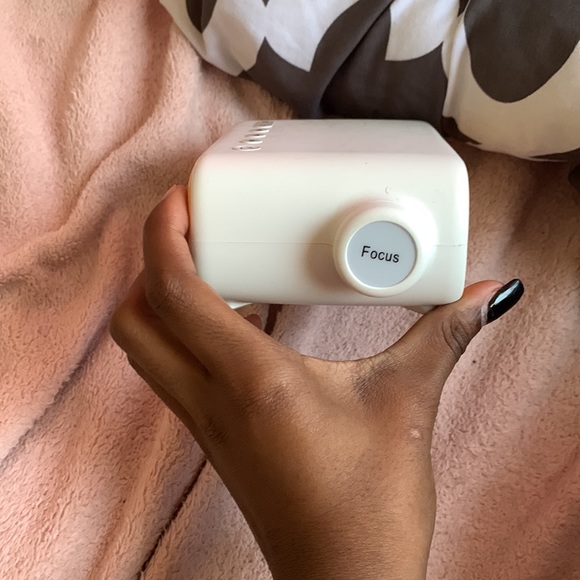 mini projector. - Picture 3 of 8